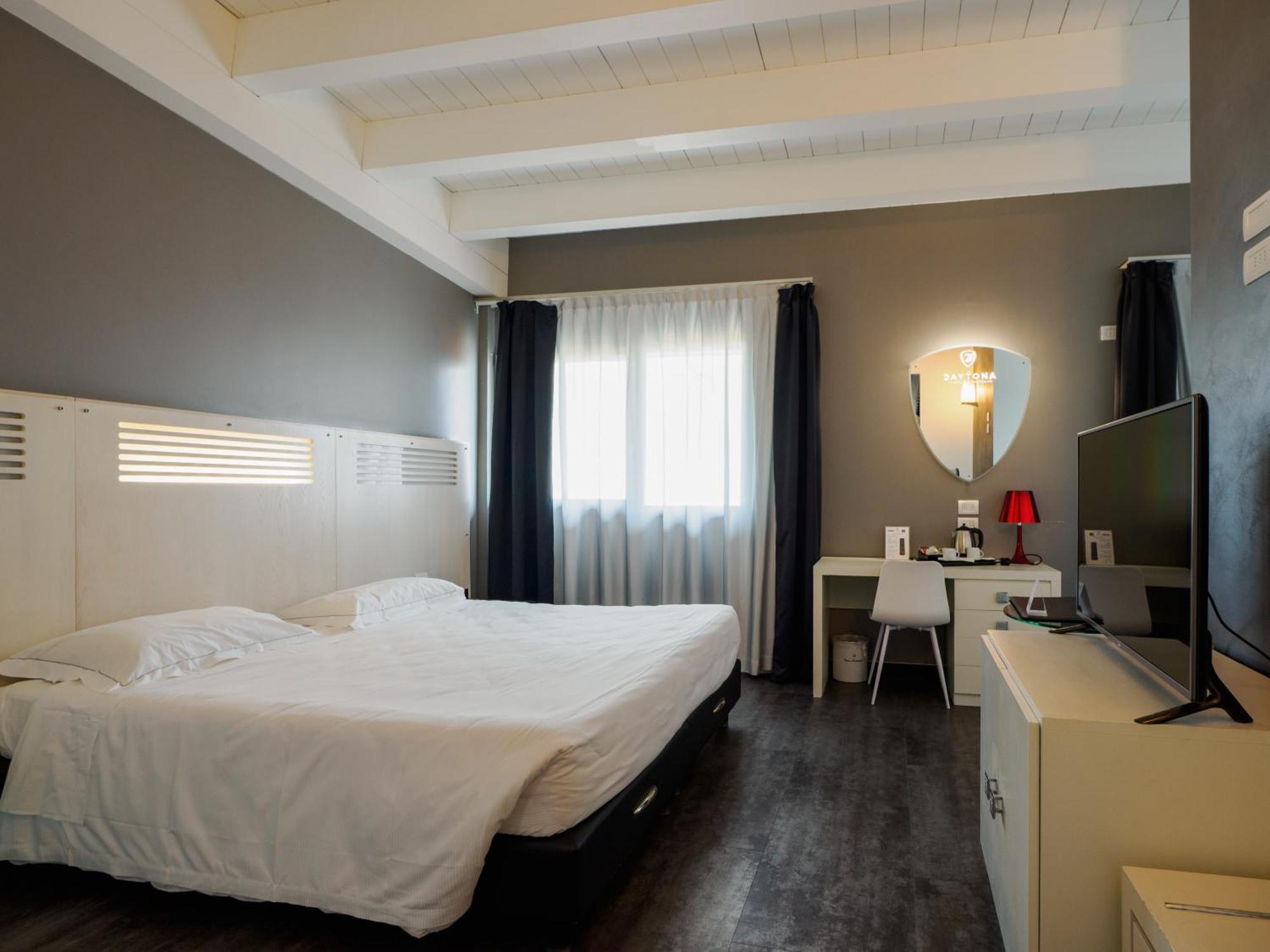 Daytona Business Hotel Collecchio Exterior foto